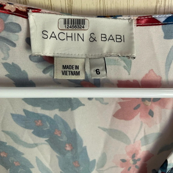 Sachin & Babi Multi Bloom Wrap Blouse Floral Sz 6 - Picture 2 of 13